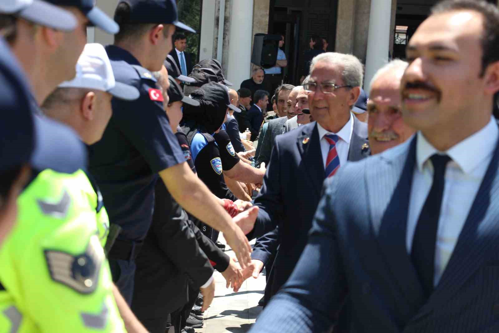 Bolu’da protokol bayramlaştı