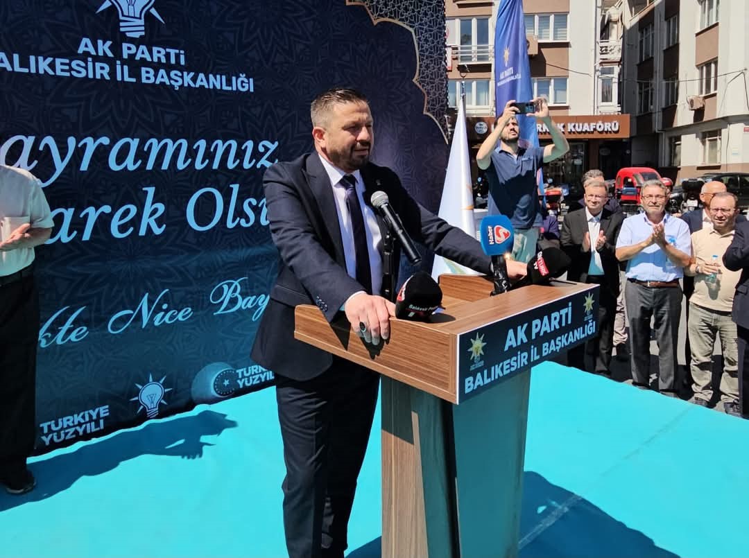 AK Parti Balıkesir Teşkilatının Bayram coşkusu meydana sığmadı