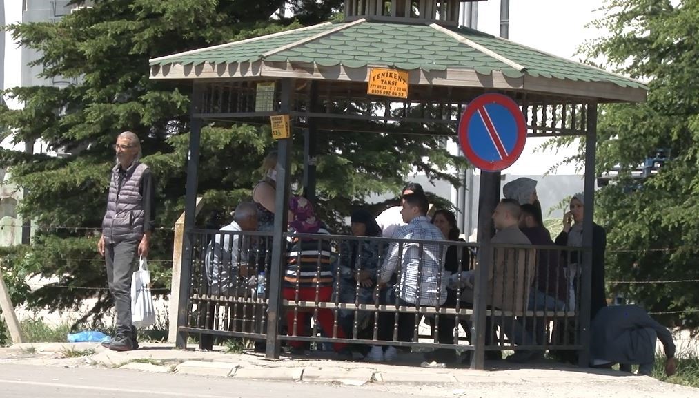 Cezaevlerinden d&uuml;n başlayan tahliyeler bug&uuml;n devam ediyor
