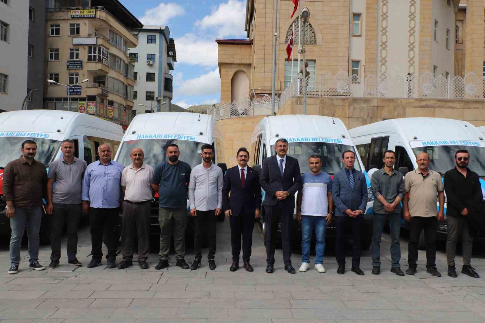 Hakkari Belediyesi filosuna 6 yeni araç daha ekledi