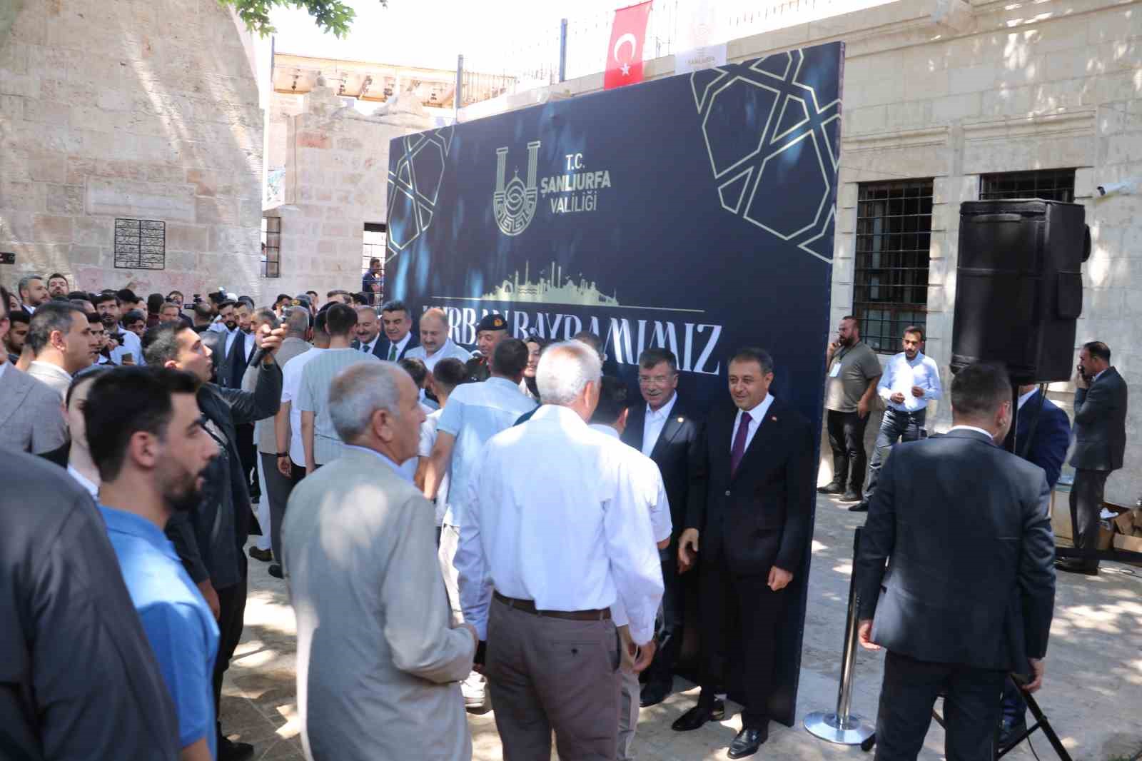 "Terörsüz Türkiye" sürecinde Şanlıurfa’da açık alanda ilk bayramlaşma