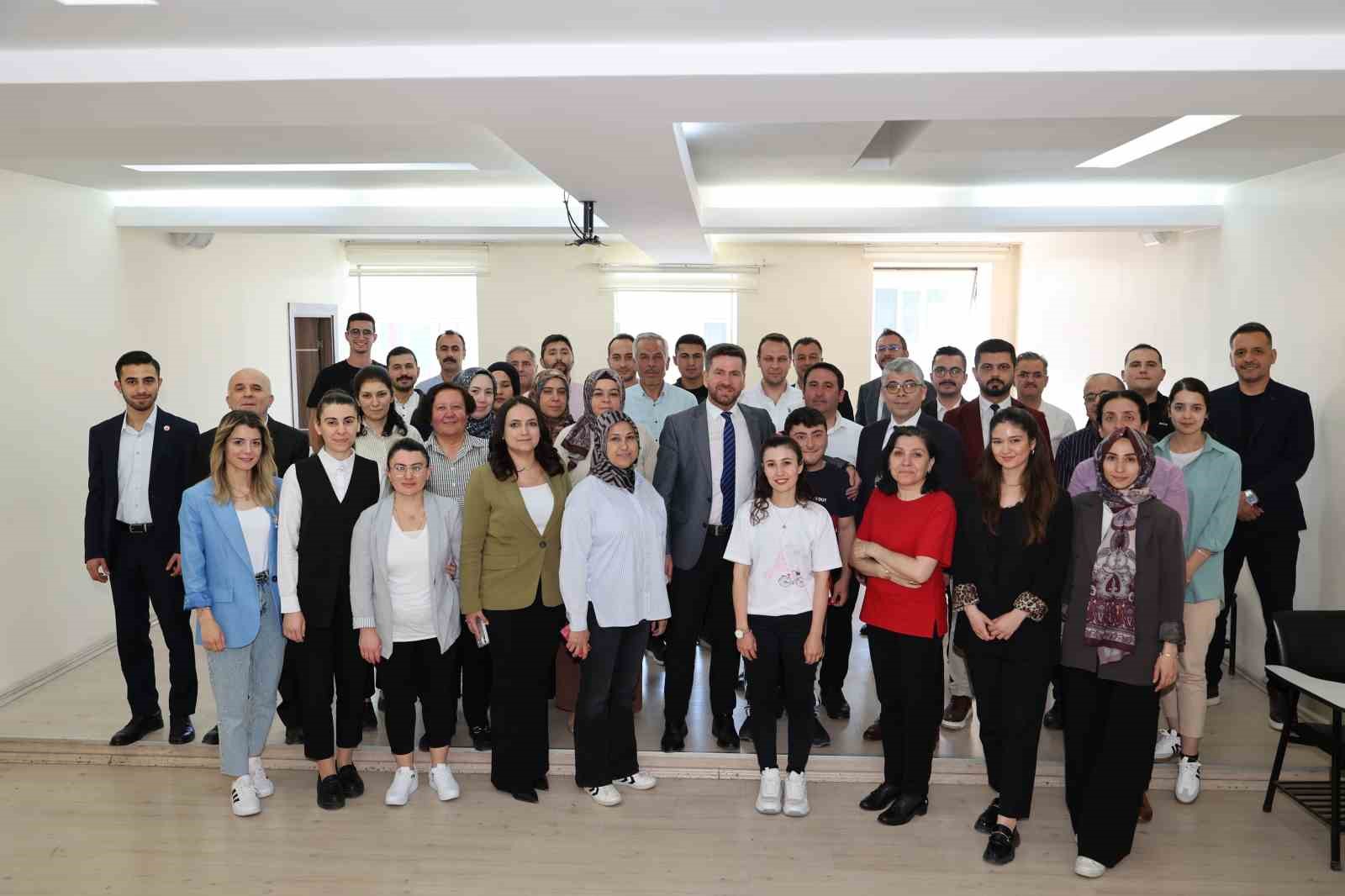 Mesai arkadaşlarıyla bayramlaşan Başkan Tatık’tan birlik ve beraberlik vurgusu