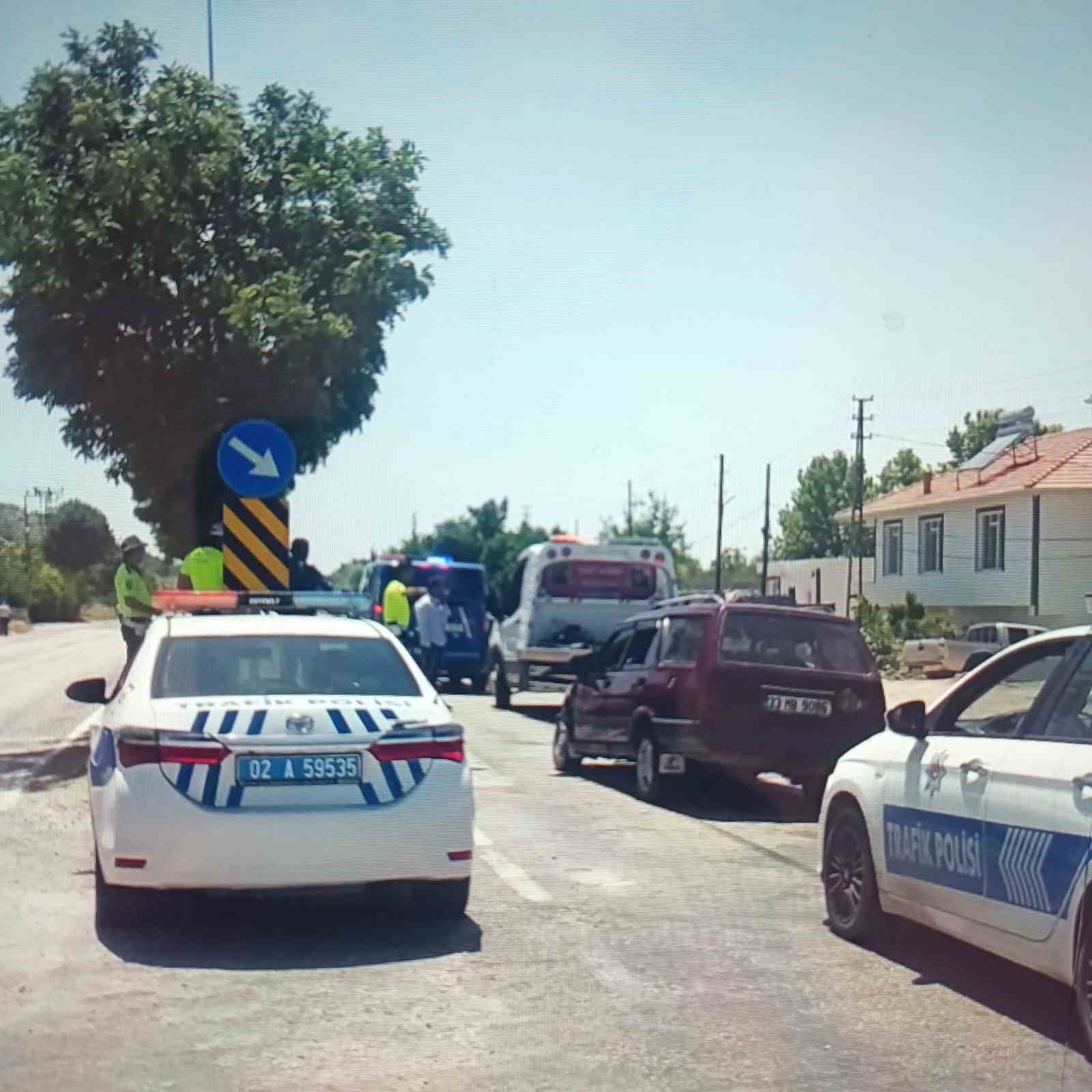 Adıyaman’da iki otomobil çarpıştı: 7 yaralı