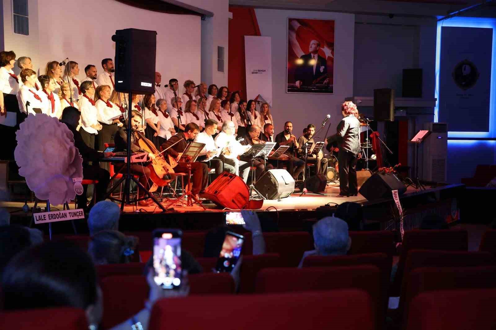 T&uuml;rk M&uuml;ziği Topluluğu&rsquo;ndan unutulmaz konser
