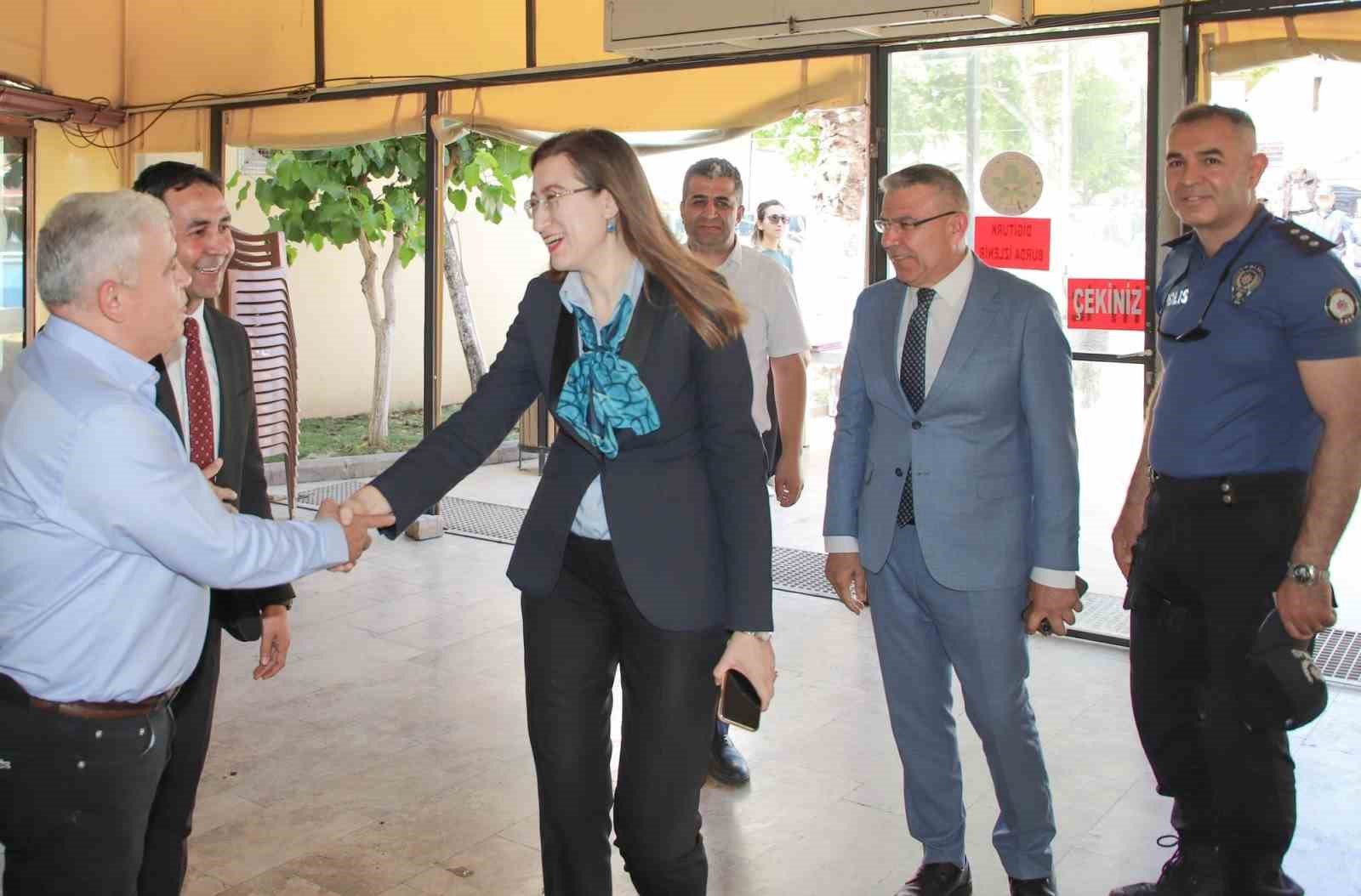 K&ouml;şk protokol&uuml; bayramlaştı
