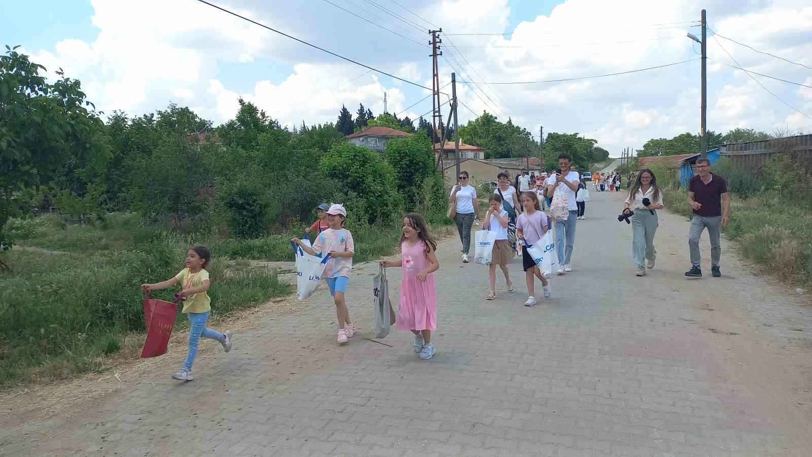Edirne’de asırlık bayram geleneği: Çocuklar şeker topladı