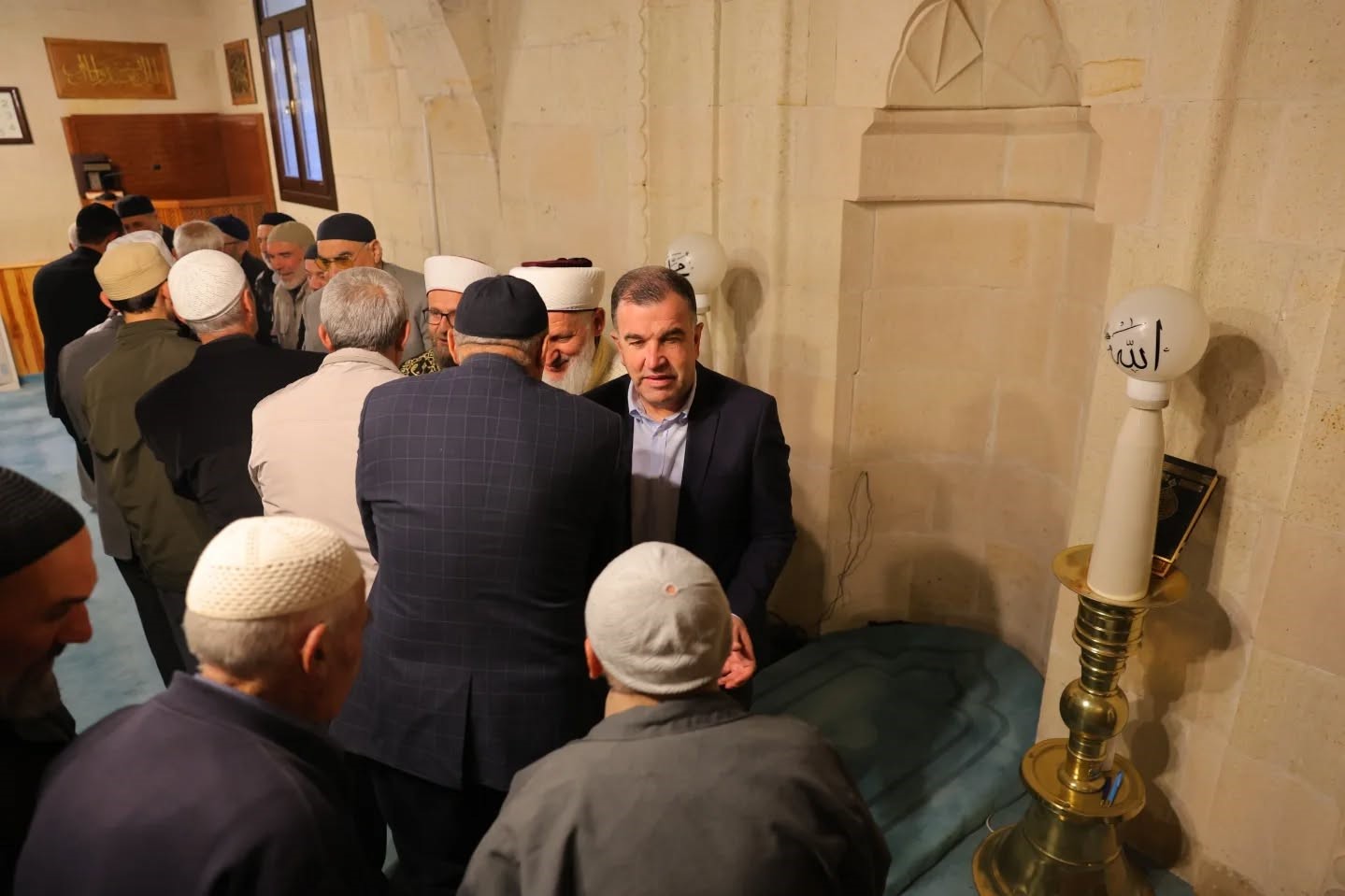 Bayburt’ta vatandaşlar bayram namazında bir araya geldi