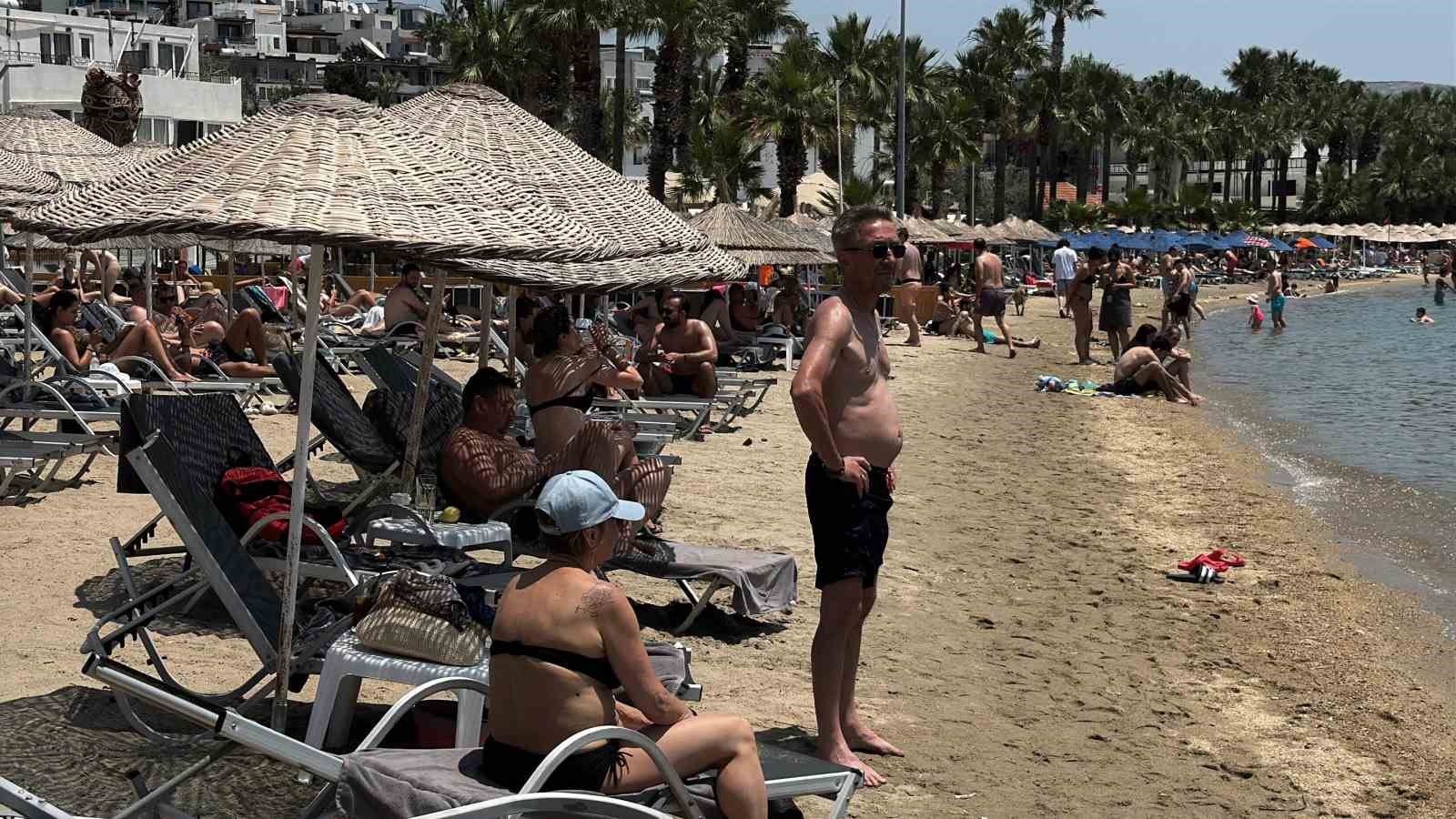 Bodrum sahillerinde ‘bayram’ yoğunluğu

