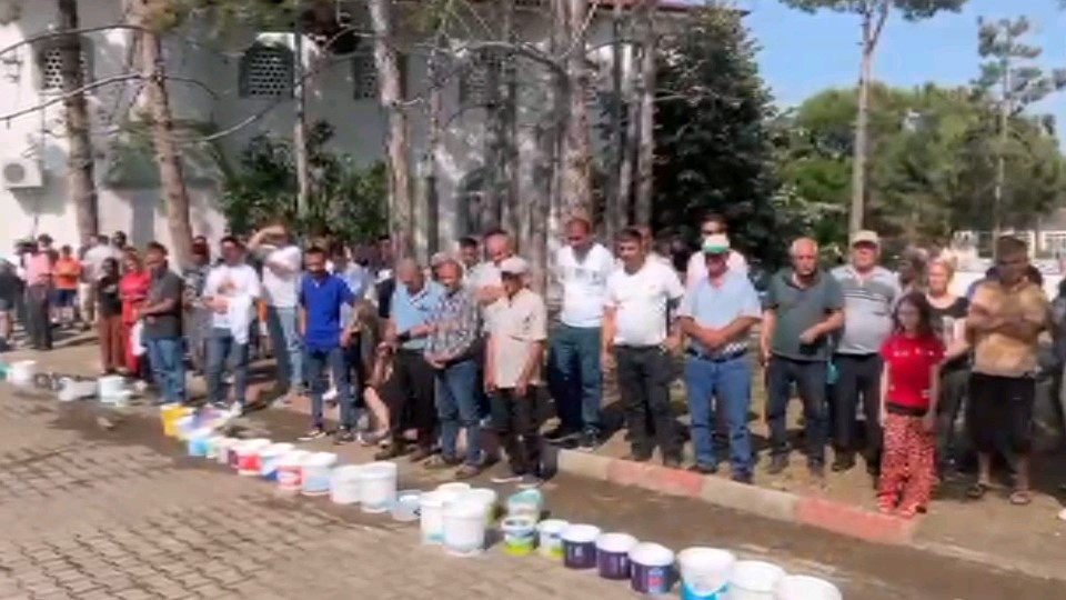 Bu köyde pişmiş kurban eti her eve giriyor
