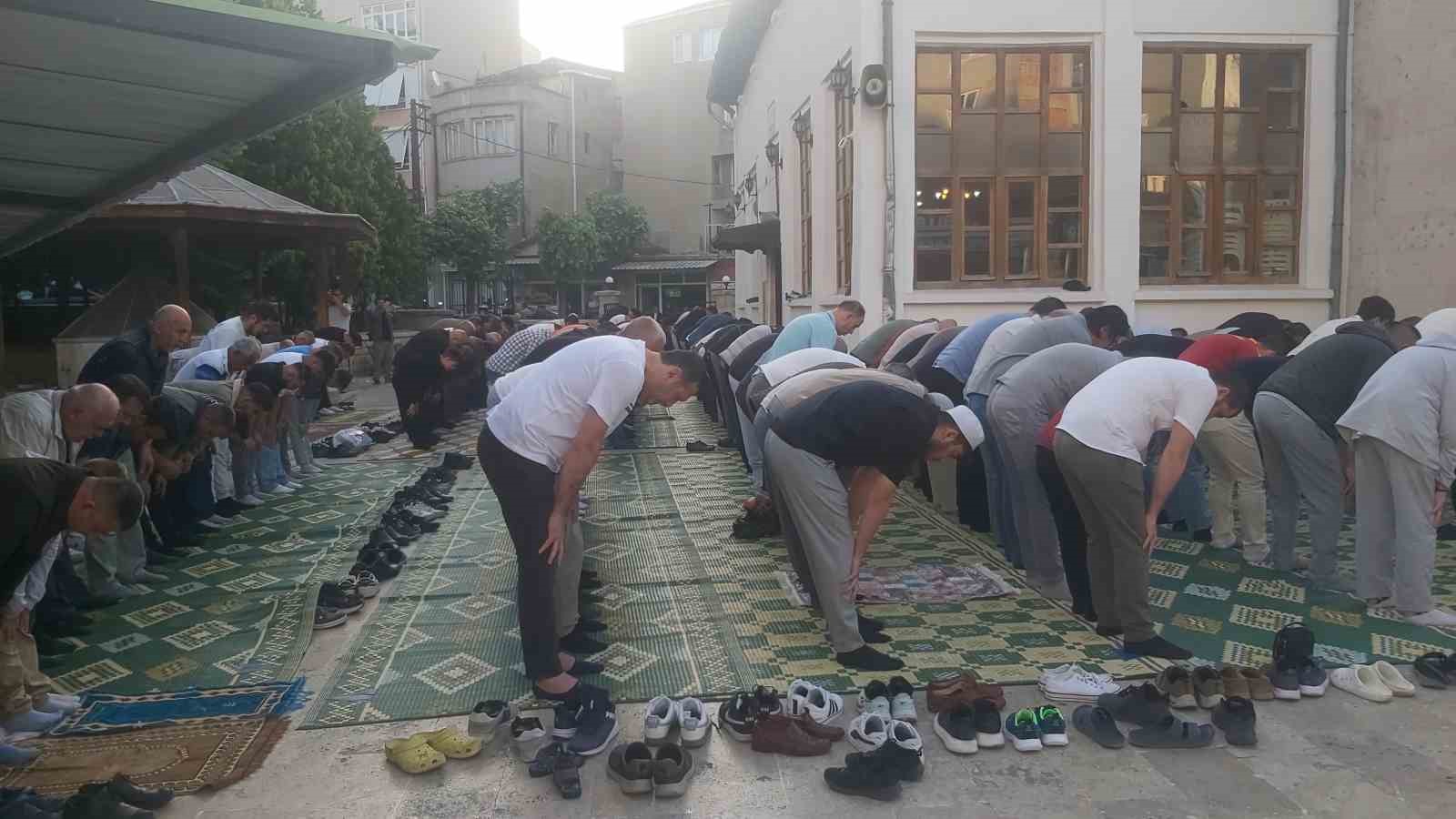 Kırklareli’nde bayram namazı coşkuyla eda edildi