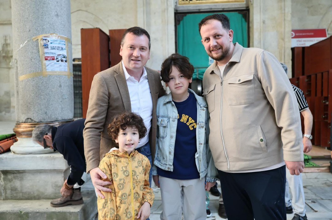 Başkan Balcıoğlu bayram namazını Piri Mehmet Paşa Camii’nde kıldı