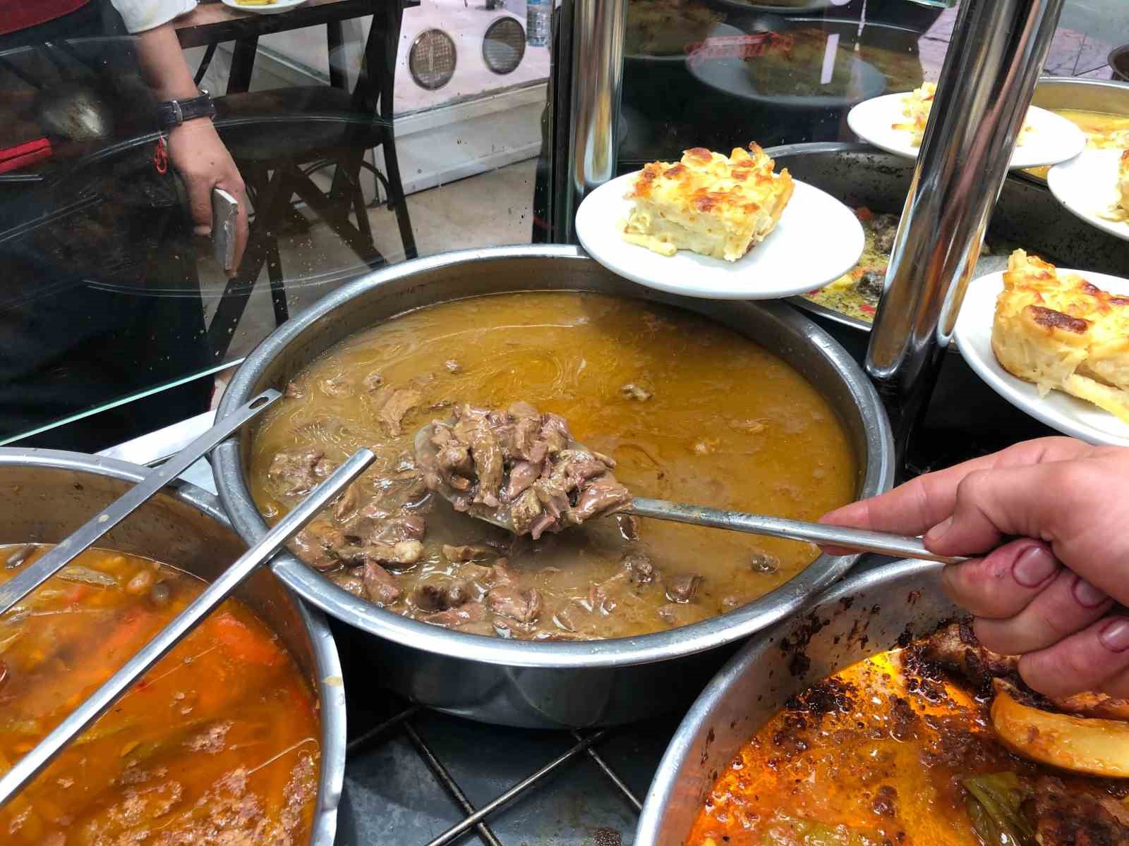 Kurban Bayramı’nda uzmanından dengeli beslenme ve egzersiz uyarısı