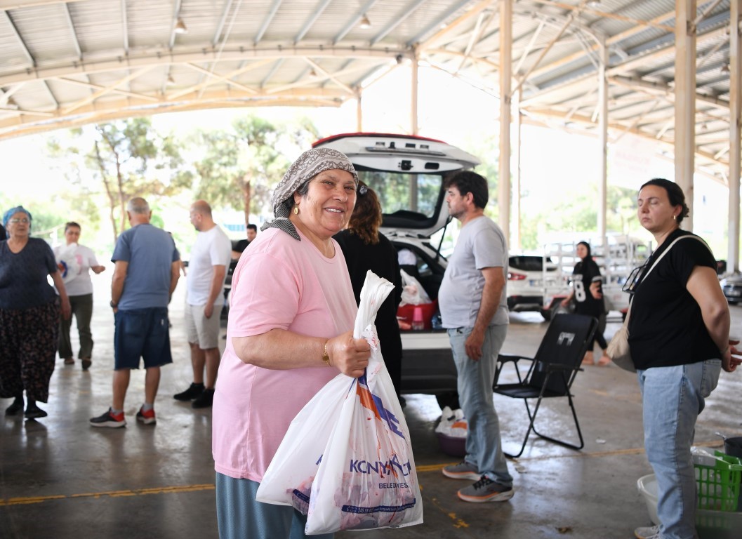 Konyaaltı’nda ücretsiz kurban kesim hizmeti sunuldu