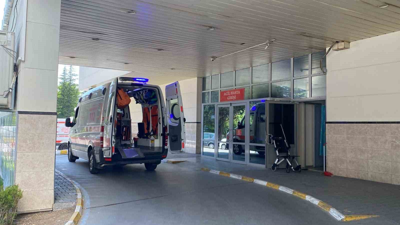 Acemi kasaplar acil servisin yolunu tuttu
