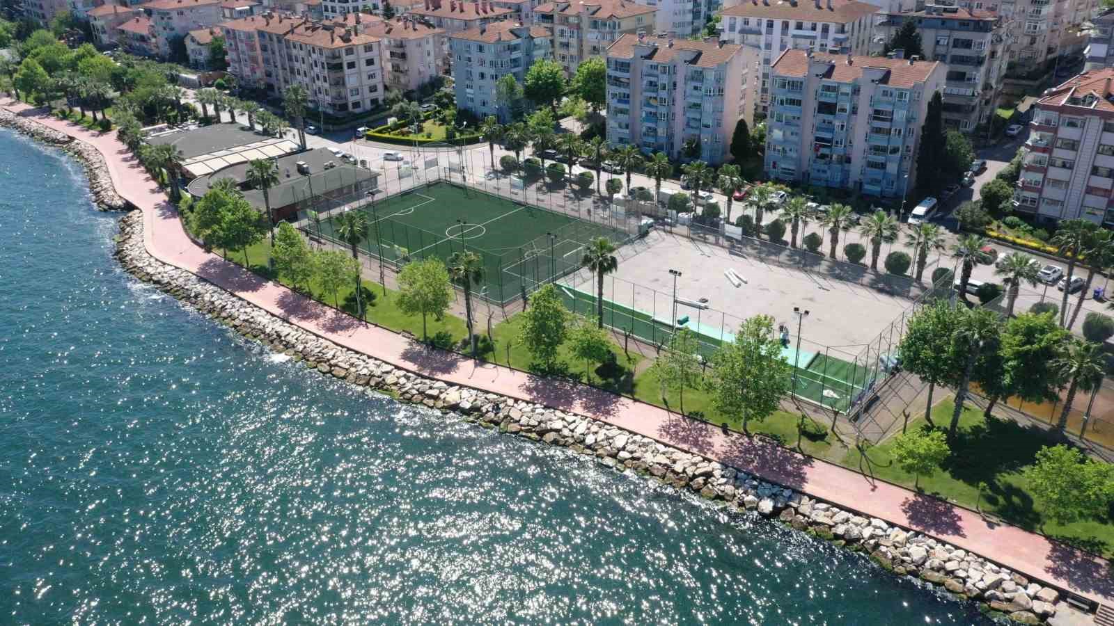 Karam&uuml;rsel&rsquo;deki sahalar ilk g&uuml;nk&uuml; gibi pırıl pırıl
