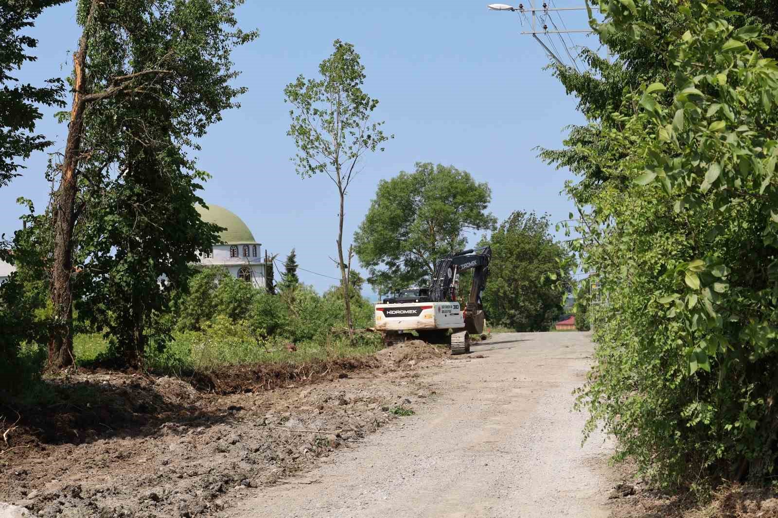 9 mahalleyi birbirine bağlayan grup yolu çalışması sürüyor