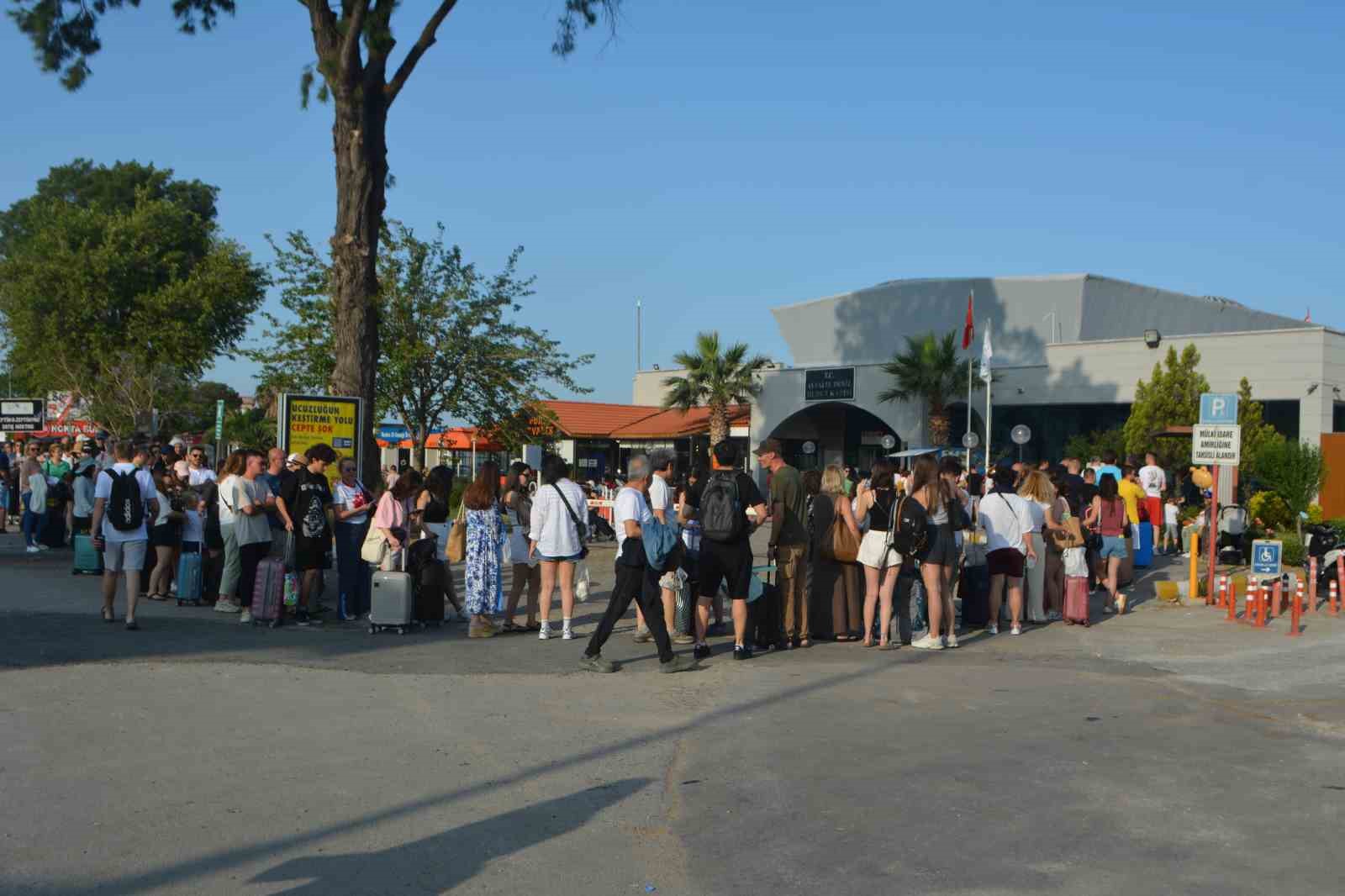 Kurban Bayramı’nda Ayvalık’tan Ege Adaları’na tatilci akını