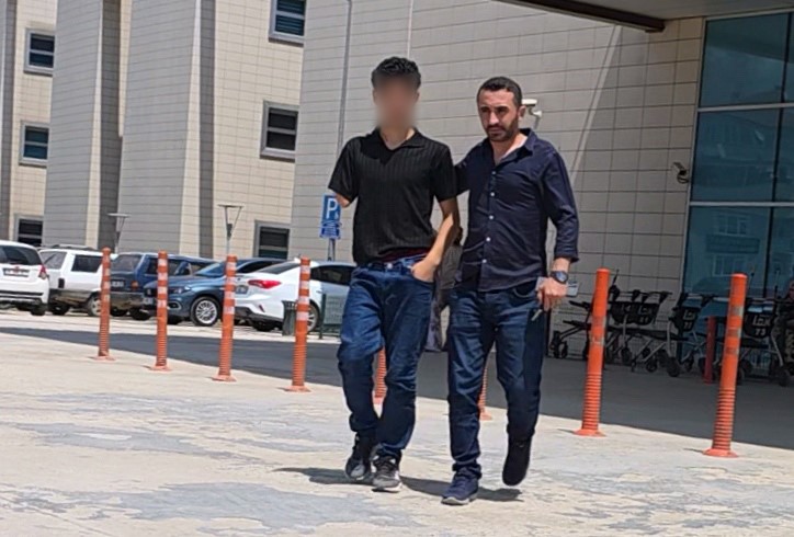 Bursa&rsquo;da 14 yaşındaki s&uuml;r&uuml;c&uuml; dehşet sa&ccedil;tı: 1 &ouml;l&uuml;
