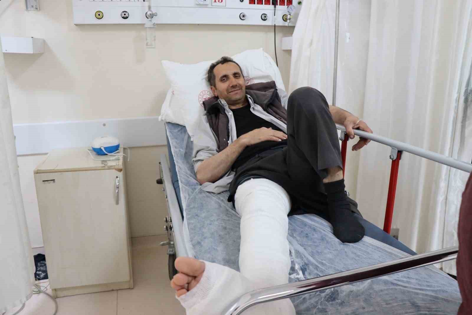 Erzurum’da üzerine kurbanlık düşen adamın ayağı kırıldı