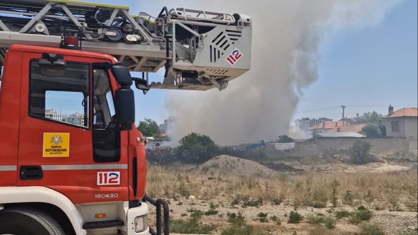 Konya’da metruk binada yangın paniği