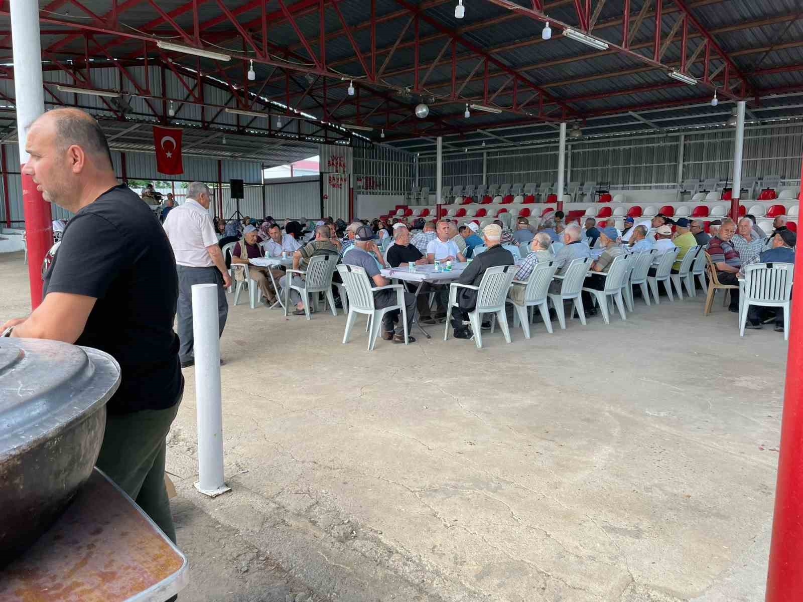 Edirne&rsquo;nin bu k&ouml;y&uuml;nde her bayram &ouml;ncesi mevlit geleneği asırlardır s&uuml;r&uuml;yor
