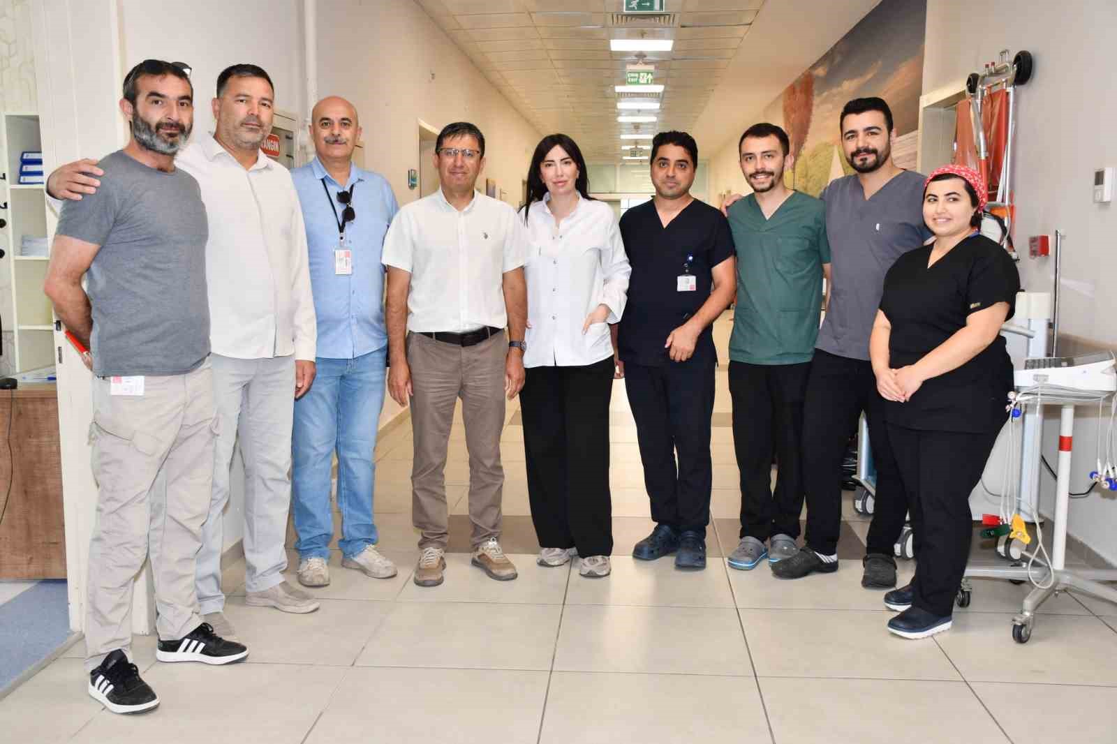 Alanya’da bayramın ilk gününde görev başındaki sağlık çalışanları unutulmadı