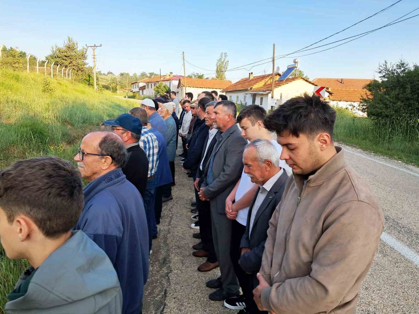 G&uuml;m&uuml;şdere k&ouml;y&uuml;nde 1 bu&ccedil;uk asırdır bayram geleneği s&uuml;rd&uuml;r&uuml;l&uuml;yor
