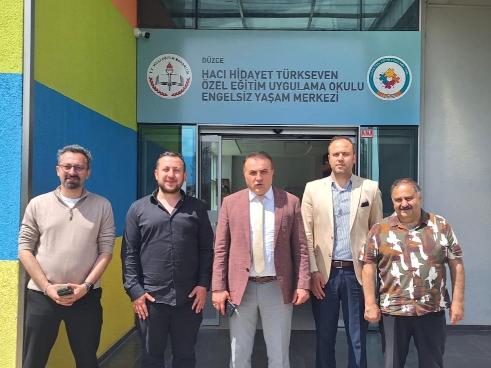 İstanbul&rsquo;dan D&uuml;zce&rsquo;ye &ouml;zel eğitim k&ouml;pr&uuml;s&uuml;
