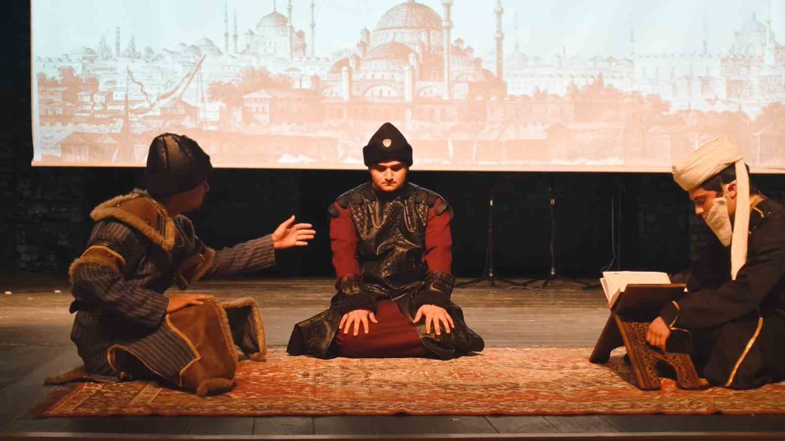 Öğrencilerden İstanbul’un fethi tiyatrosu