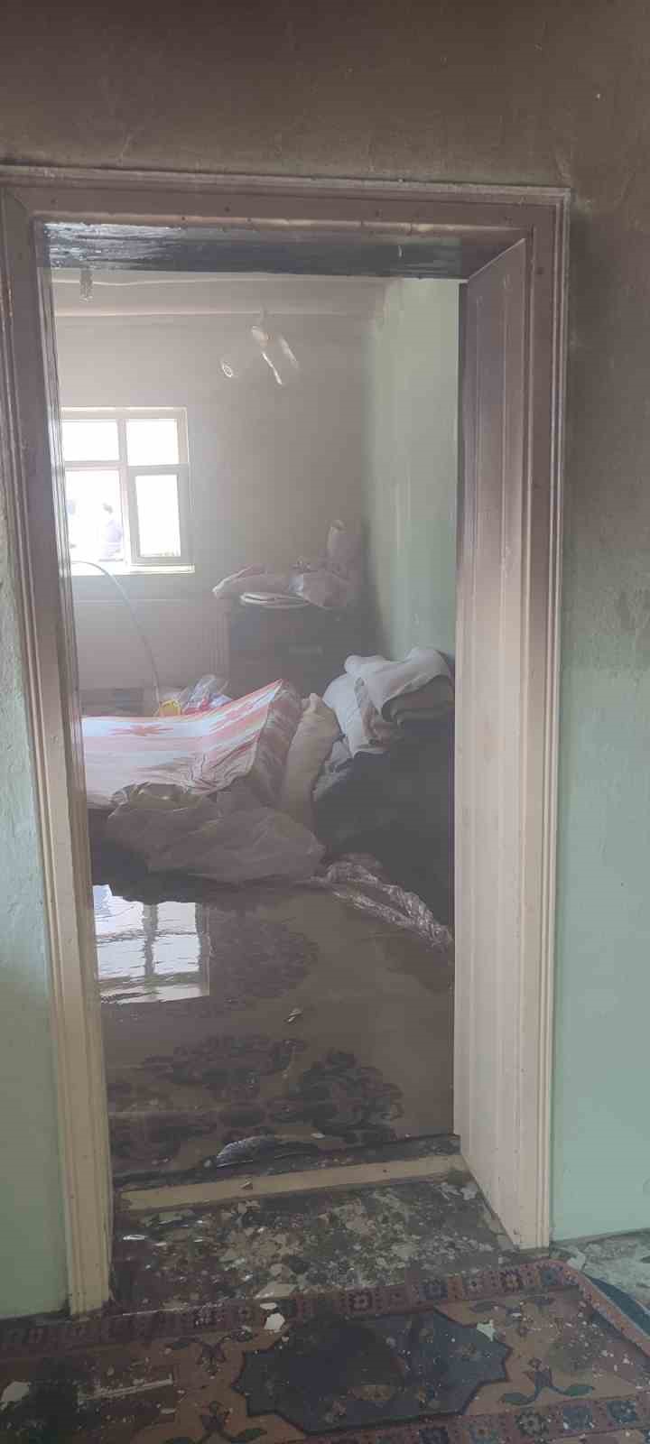 Muş&rsquo;ta tek katlı evde yangın &ccedil;ıktı
