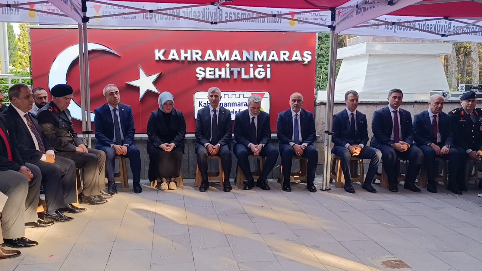 Kahramanmaraş’ta deprem şehitleri kabirleri başında anıldı