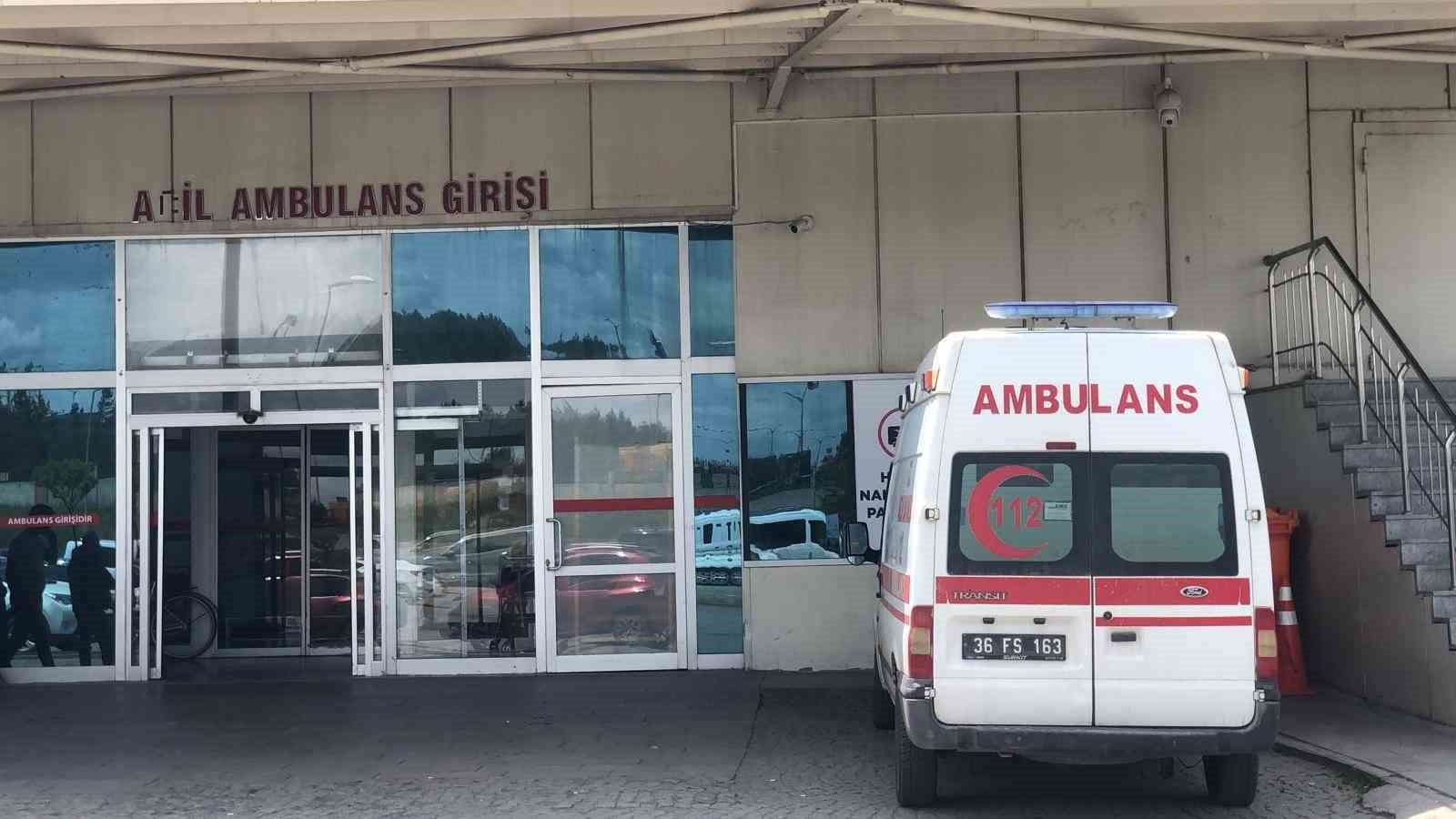 Kars&rsquo;ta acemi kasaplar kendileri kesti
