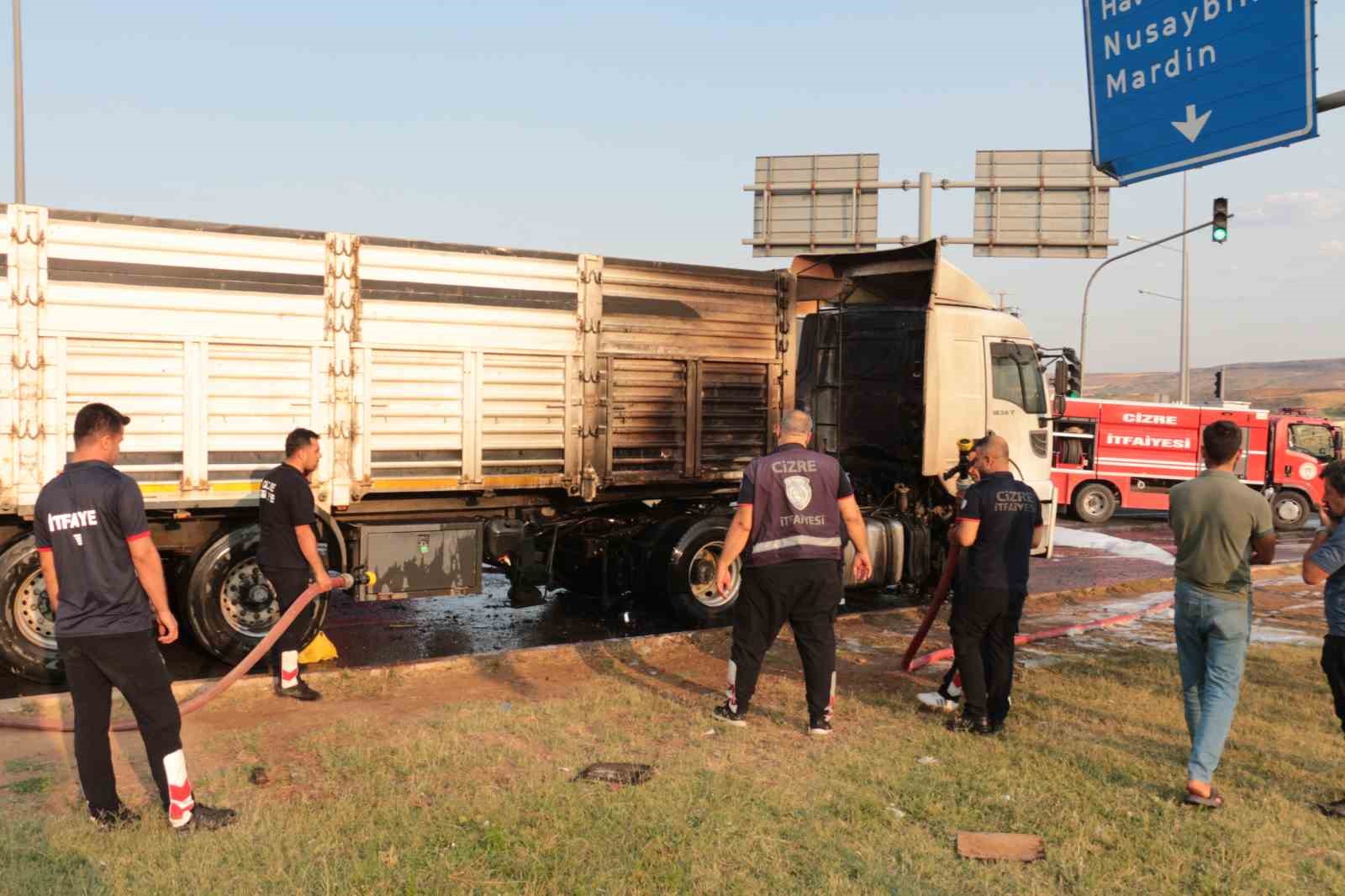 Balatalarda oluşan ısınma, tırda yangına neden oldu