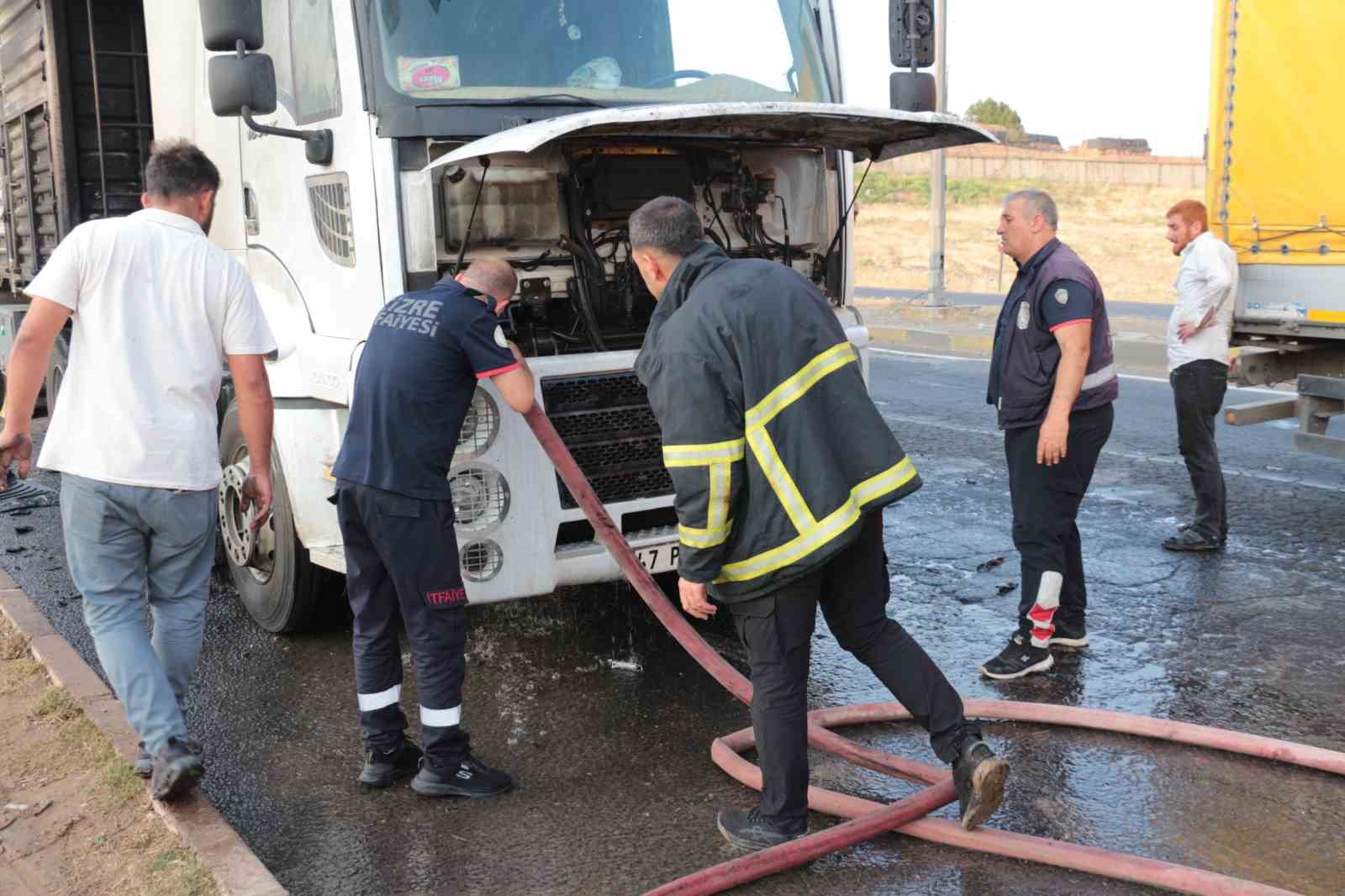 Balatalarda oluşan ısınma, tırda yangına neden oldu
