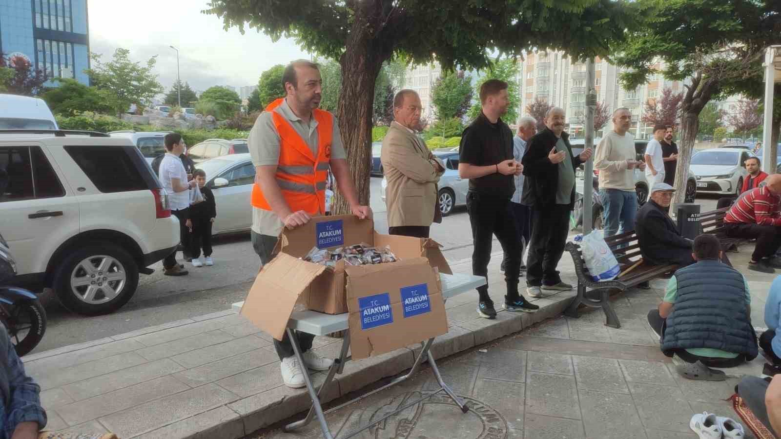 Atakum Belediyesinden bayram şekeri ikramı