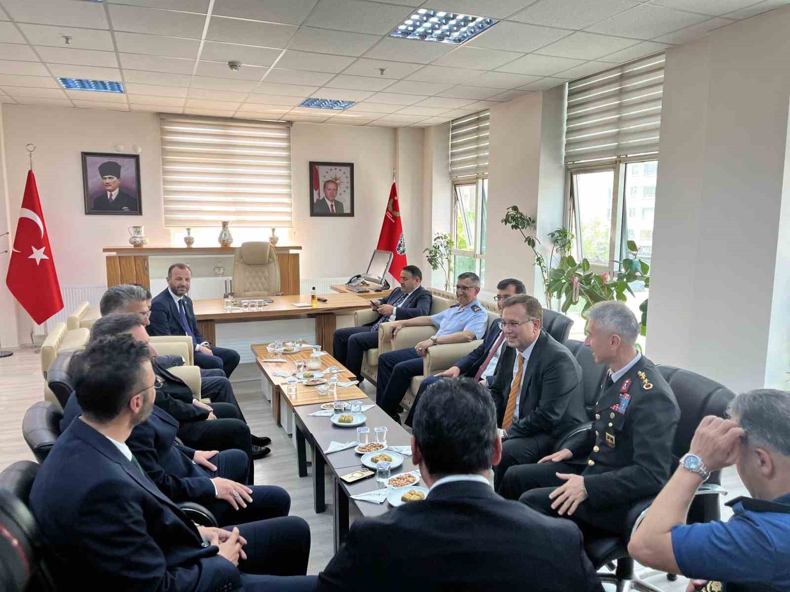 Milletvekili Bayırcı’dan bayram ziyaretleri, sevgi evi, huzurevi, hastane ve güvenlik güçlerine moral
