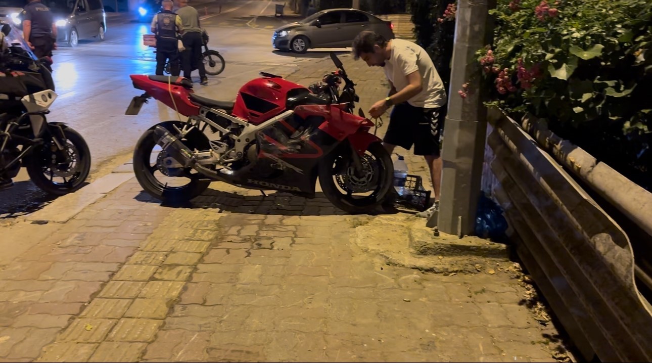 Edirne’de motosikletin çarptığı yaya yaralandı