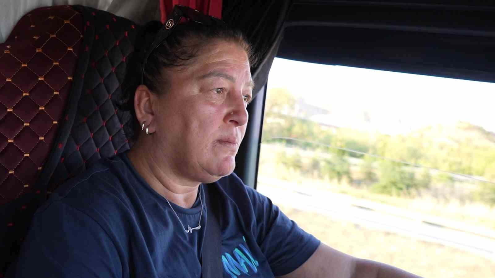 "Bu meslek kadınlara göre değil" dediler, o direksiyon başına geçti: Yolların sultanı Meliha