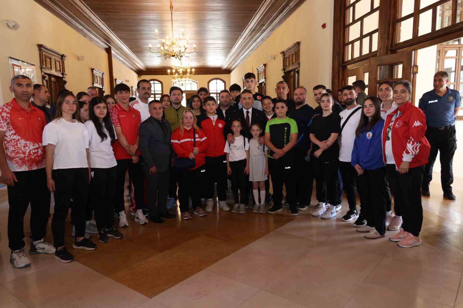 Bilecik Valisi Faik Oktay S&ouml;zer&rsquo;den bayram ziyaretleri
