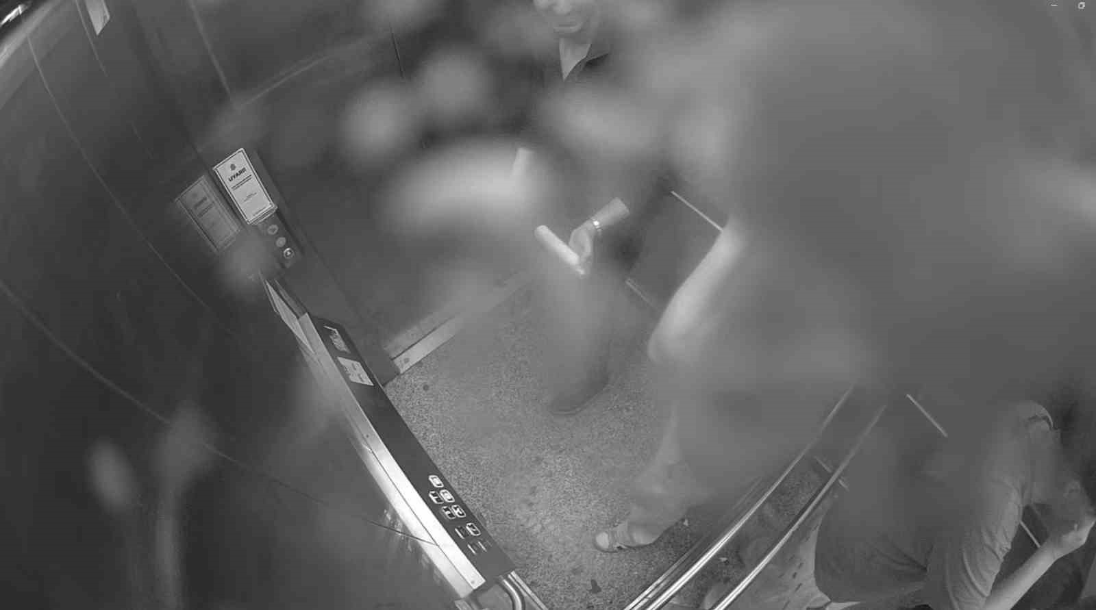 Asans&ouml;r&uuml;n g&uuml;venlik kamerasına k&ouml;p&uuml;k sıktılar
