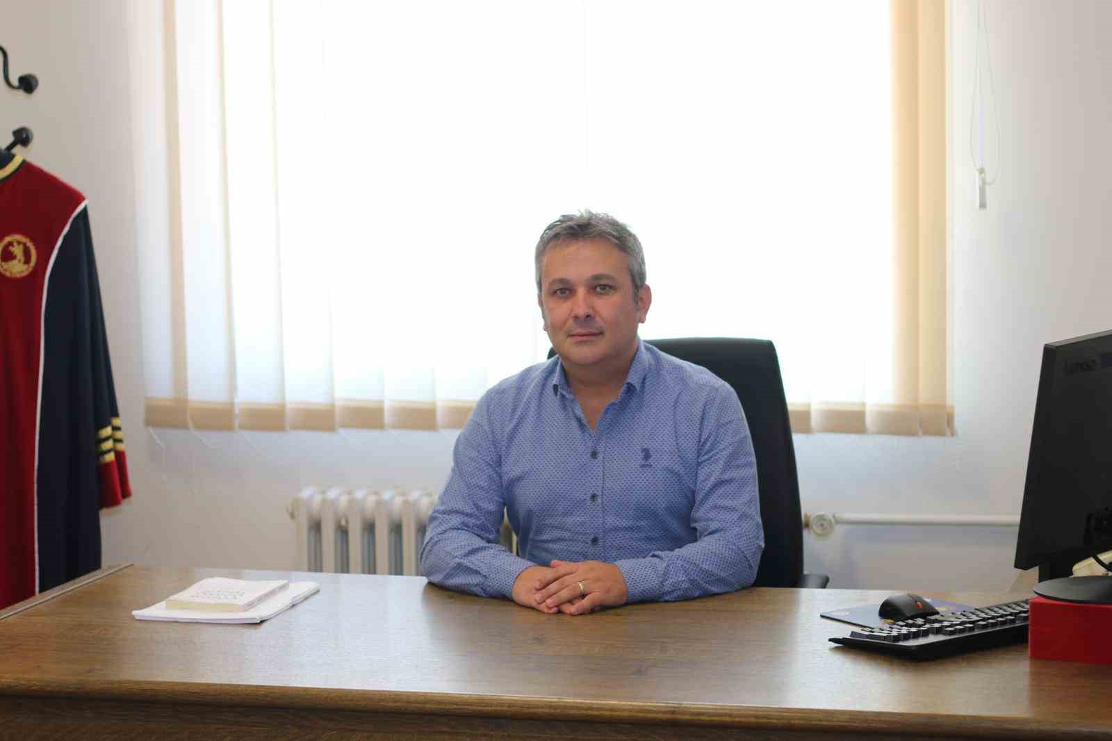 Gençler yapay zekâlı eğitime umutla bakıyor, yaş büyüdükçe kaygılar artıyor