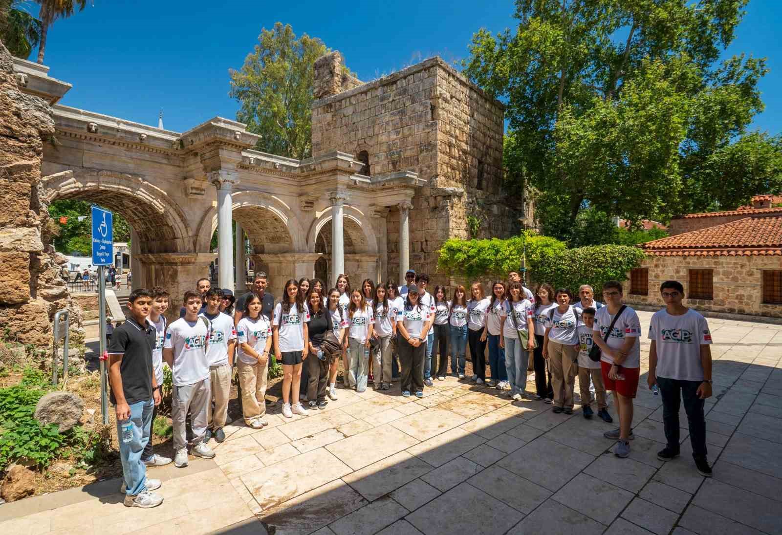 Antalya Genç İklim Liderleri’nden kıyılar için hareket
