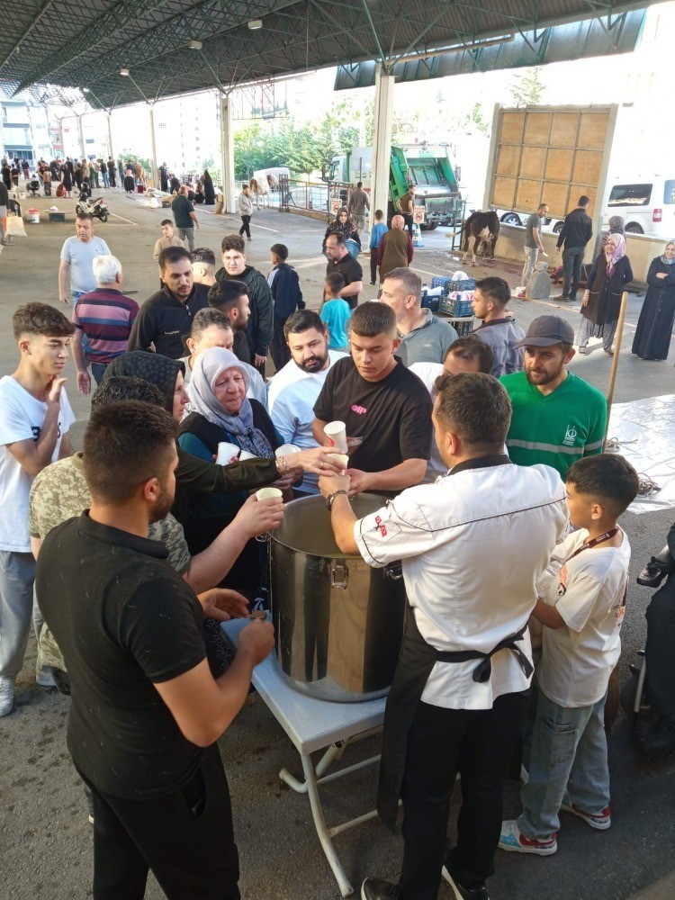 Ke&ccedil;i&ouml;ren&rsquo;de kurban kesim alanlarında temizlik &ccedil;alışması yapıldı
