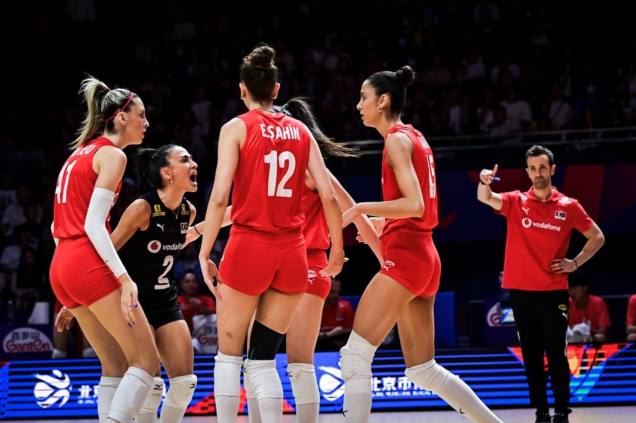 A Milli Kadın Voleybol Takımı, Polonya&rsquo;yı 3-2 mağlup etti
