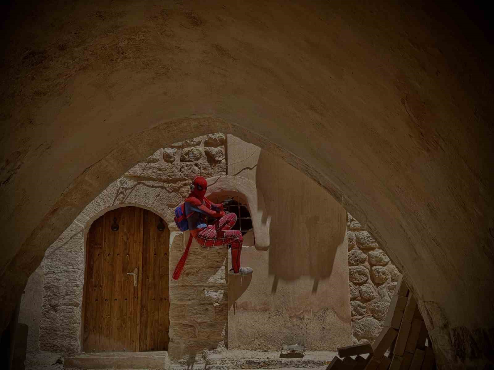 Yerli örümcek adamın 64’üncü durağı Mardin oldu