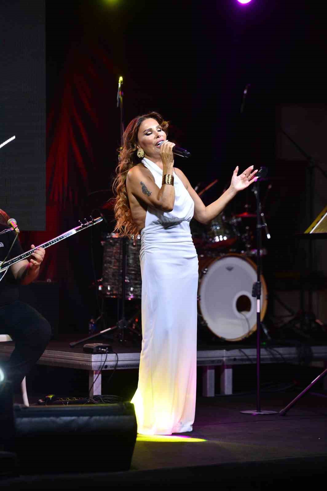 Azka Otel’de bayram coşkusu: Hande Dönmez’den unutulmaz performans