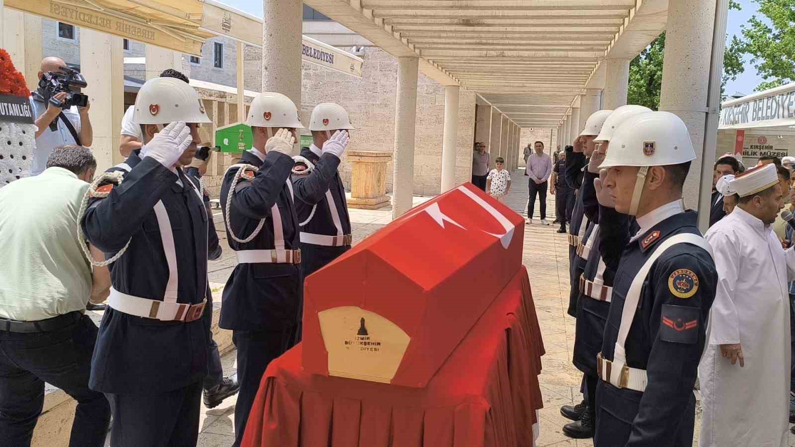 Kırşehirli uzman çavuş ve eşi trafik kazasında hayatını kaybetti