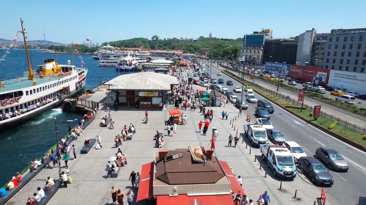 Tarihi Eminönü’nde bayram yoğunluğu