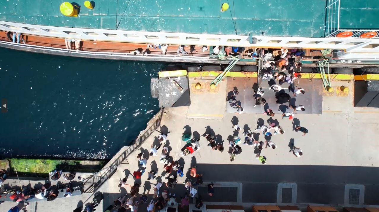 Tarihi Emin&ouml;n&uuml;&rsquo;nde bayram yoğunluğu
