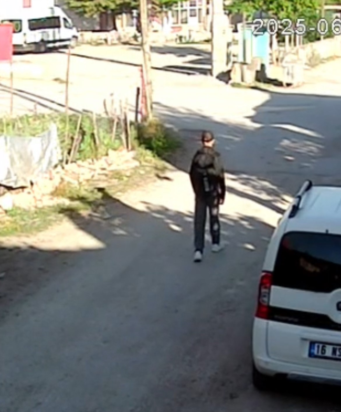 14 yaşındaki &ccedil;ocuğun kaybolmadan &ouml;nceki g&ouml;r&uuml;nt&uuml;leri ortaya &ccedil;ıktı
